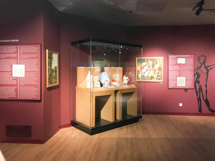 museum display cases